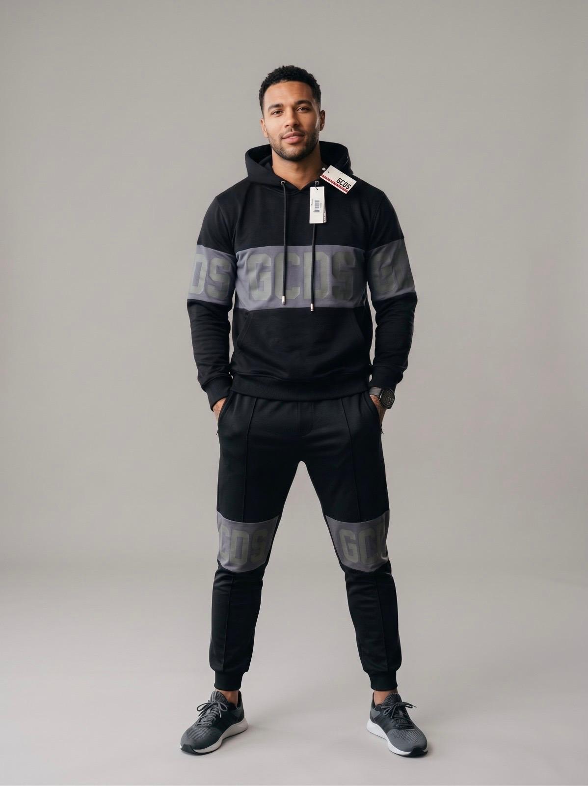 Tuta Uomo GCDS – Comfort, Stile e Carattere